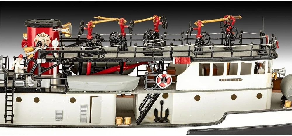 Revell gaisrininko plastikinis surenkamas modelis 1:87 (48,5 cm)