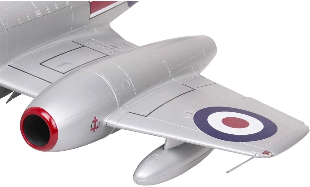 Revell Gloster Meteor F.8 1:32 plastikinis lėktuvo surenkamas modelis 42,2 cm