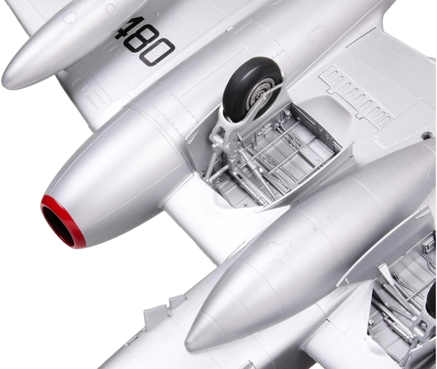 Revell Gloster Meteor F.8 1:32 plastikinis lėktuvo surenkamas modelis 42,2 cm