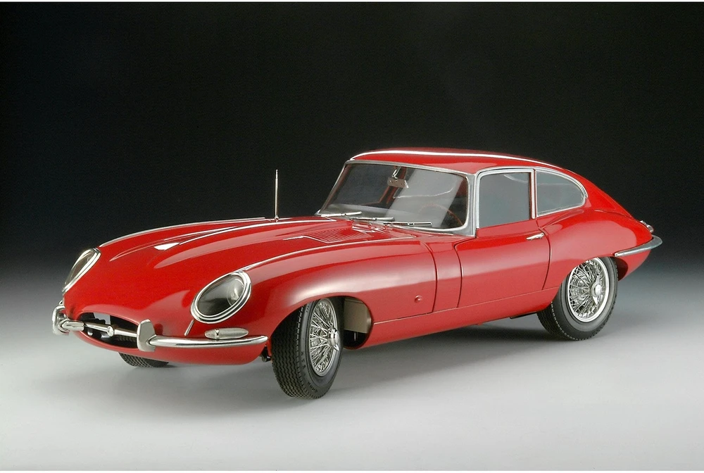 Revell – Jaguar E-Type Limited Edition, 1/8, 07717