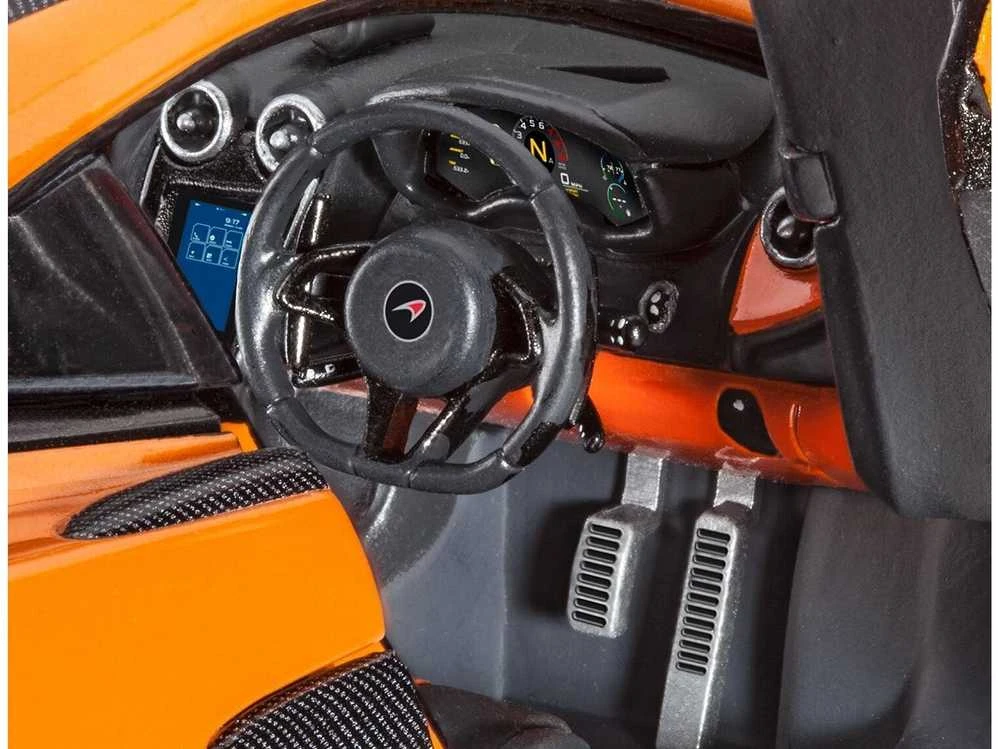 Revell McLaren 570S 1/24 plastikinis surenkamas modelis (07051)