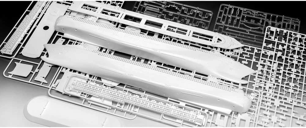 Revell Queen Mary 2 laivo modelis 1:700, plastikinis surinkamas, 49,4 cm