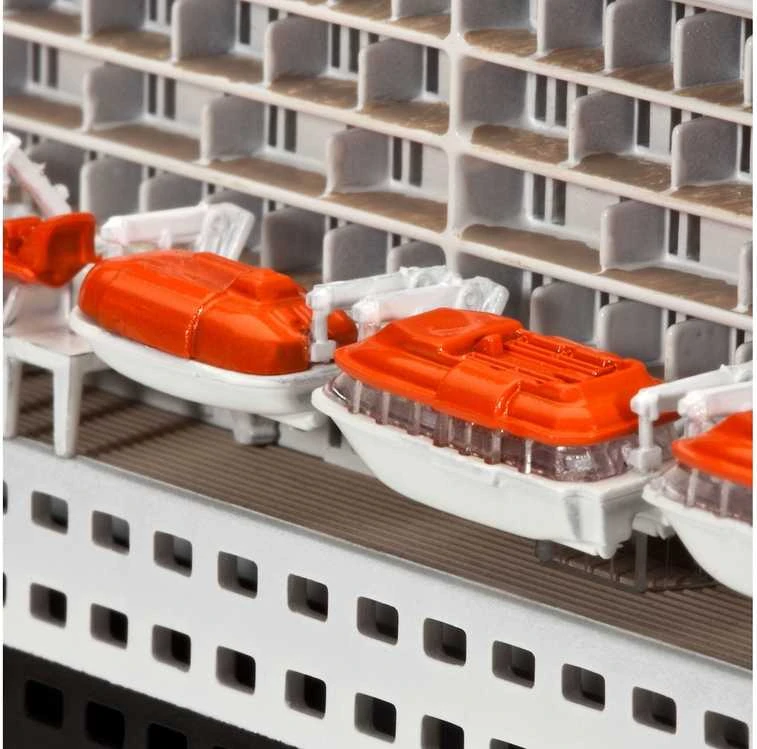 Revell Queen Mary 2 laivo modelis 1:700, plastikinis surinkamas, 49,4 cm