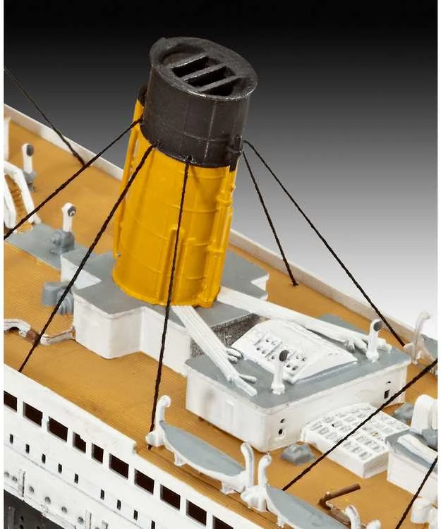 Revell – RMS Titanikas, 1/700 05210