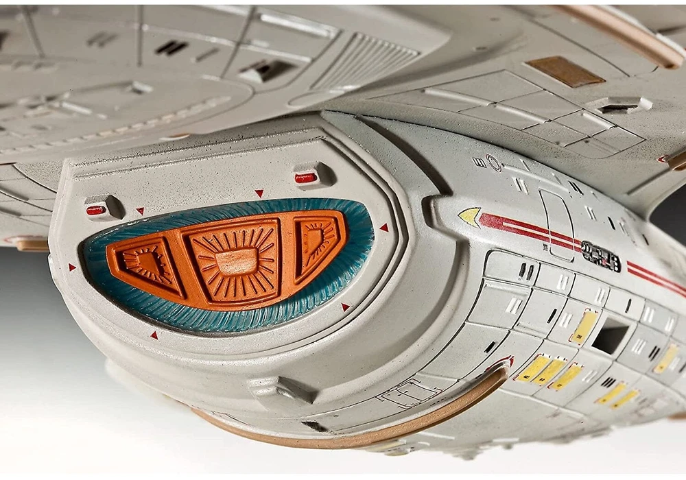 Revell Star Trek U.S.S. Voyager plastikinis modelis 1/670 surinkimui