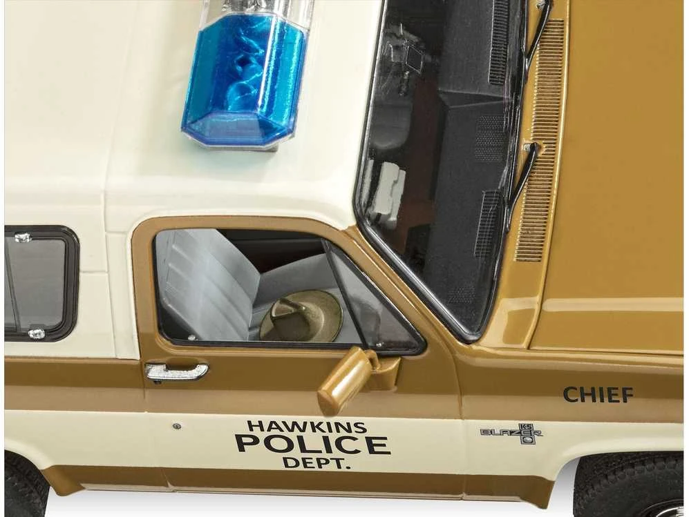 Revell Stranger Things: Hopper 1985 Chevy K5 Blazer dovanų rinkinys 1:25