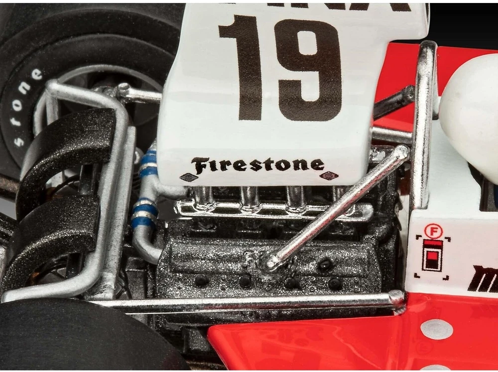 Revell Surtees TS16/03 1:32 surenkamo modelio dovanų rinkinys su dažais