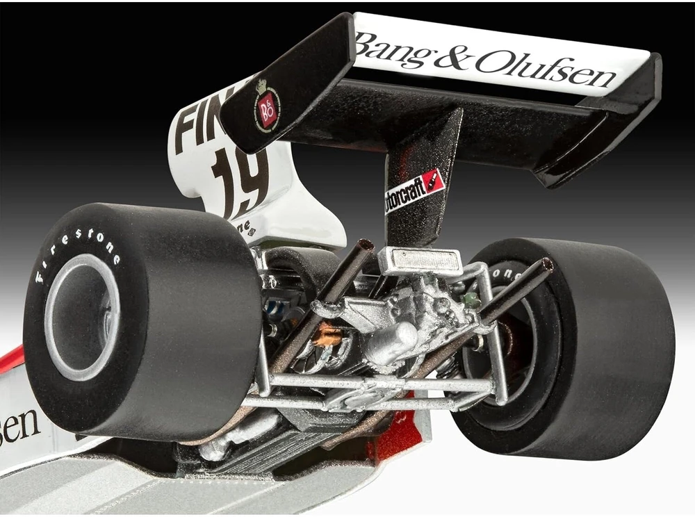 Revell Surtees TS16/03 1:32 surenkamo modelio dovanų rinkinys su dažais