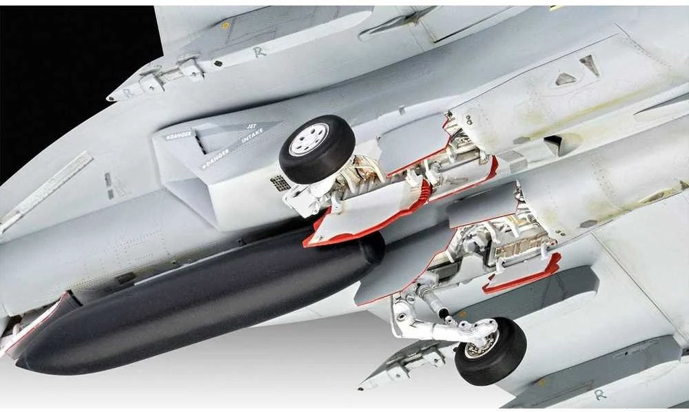 Klijavimo modelis Revell Maverick's F/A-18E, baltas