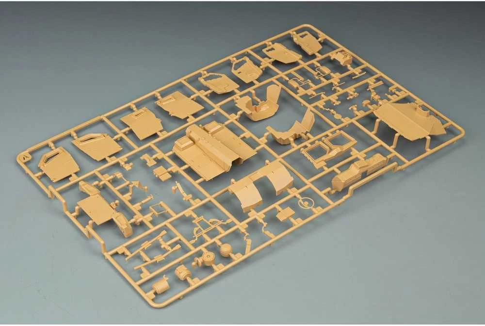 RFM JLTV taktinio visureigio surenkamas modelis 1/35 Rye Field