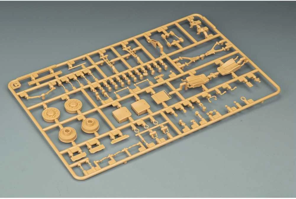 RFM JLTV taktinio visureigio surenkamas modelis 1/35 Rye Field