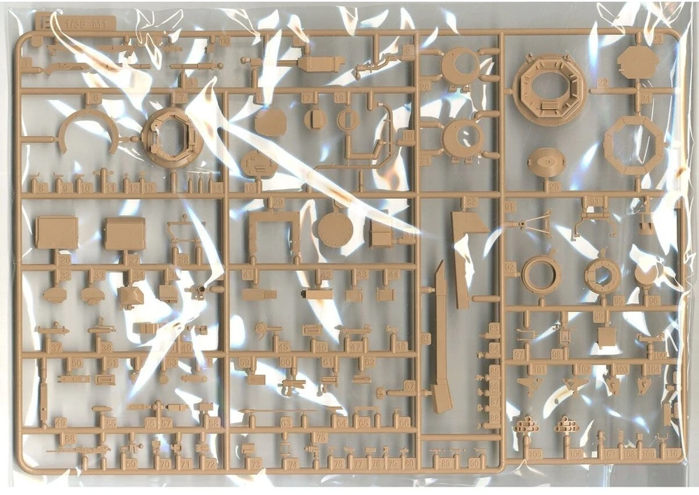RFM M1A2 SEP V2 Abrams JAV pagrindinis kovos tankas 1/35 plastikinis modelis