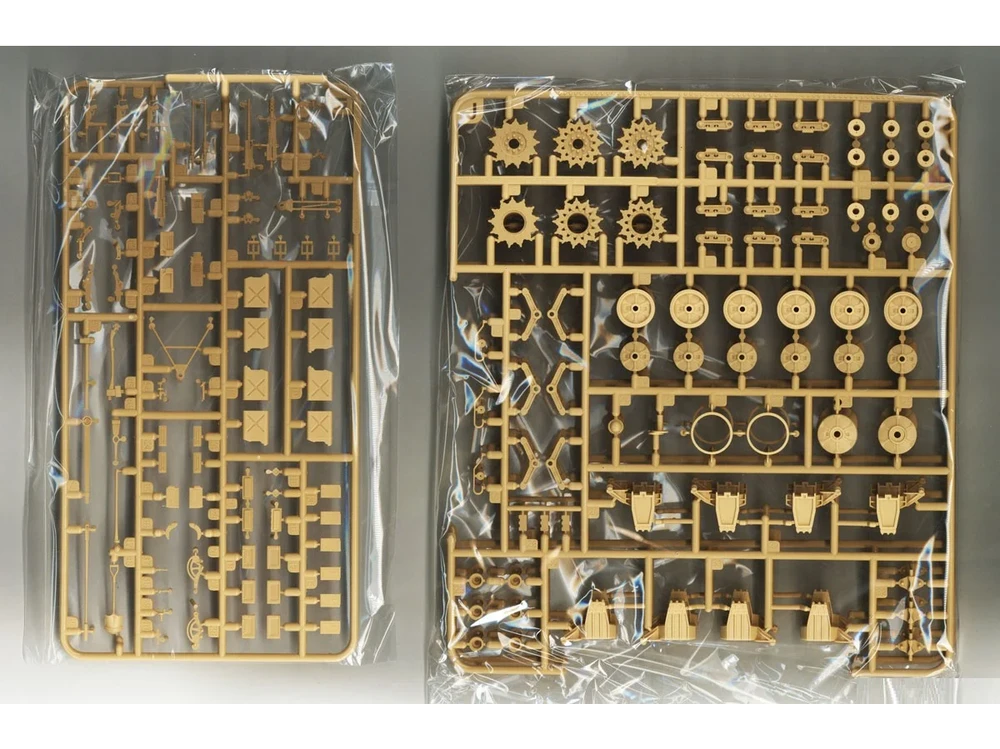 RFM M4A4 Sherman 1/35 plastikinis surenkamas tanko modelis su lipdukais