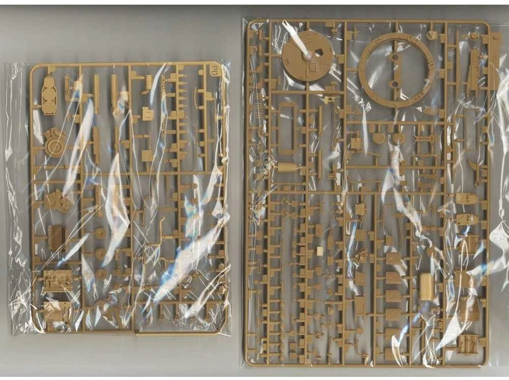 RFM Rye Field 1/35 Tiger I ankstyvas plastikinis tanko modelis su interjeru