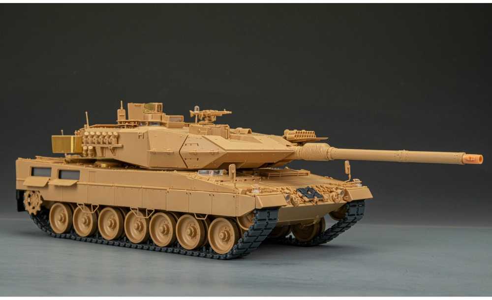 RFM Rye Field Leopard 2A6 tanko modelis su interjeru 1/35