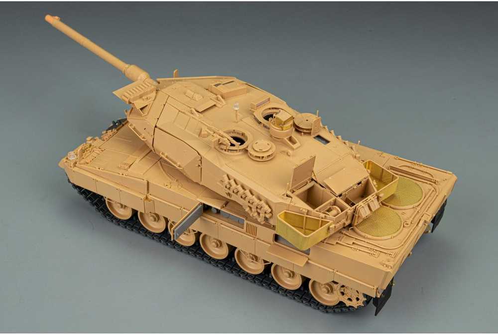 RFM Rye Field Leopard 2A6 tanko modelis su interjeru 1/35
