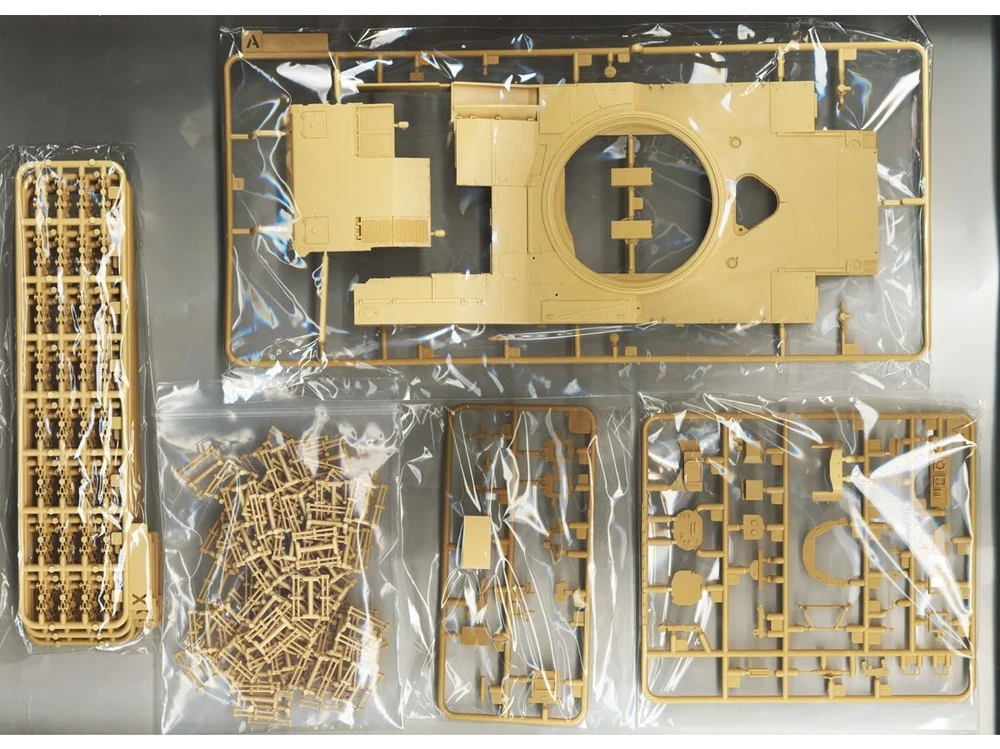 RFM Rye Field Model M1A1 Abrams Ukrainos atnaujinta versija 1/35, darbiniai vikšrai