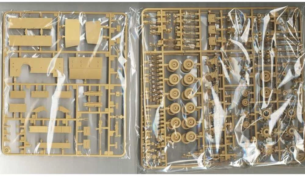 RFM Rye Field Model Sherman M4A3 76W HVSS Thunderbolt VII 1/35 plastikinis modelis