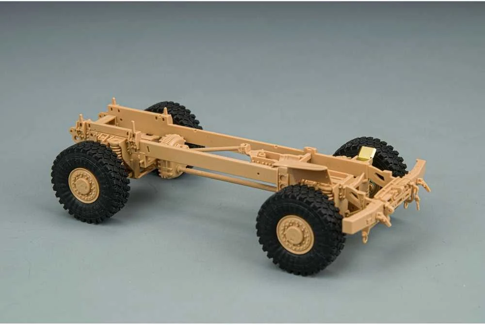 RFM Rye Field Oshkosh M-ATV MRAP 1/48 plastikinis surenkamas modelis