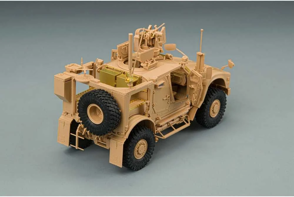 RFM Rye Field Oshkosh M-ATV MRAP 1/48 plastikinis surenkamas modelis
