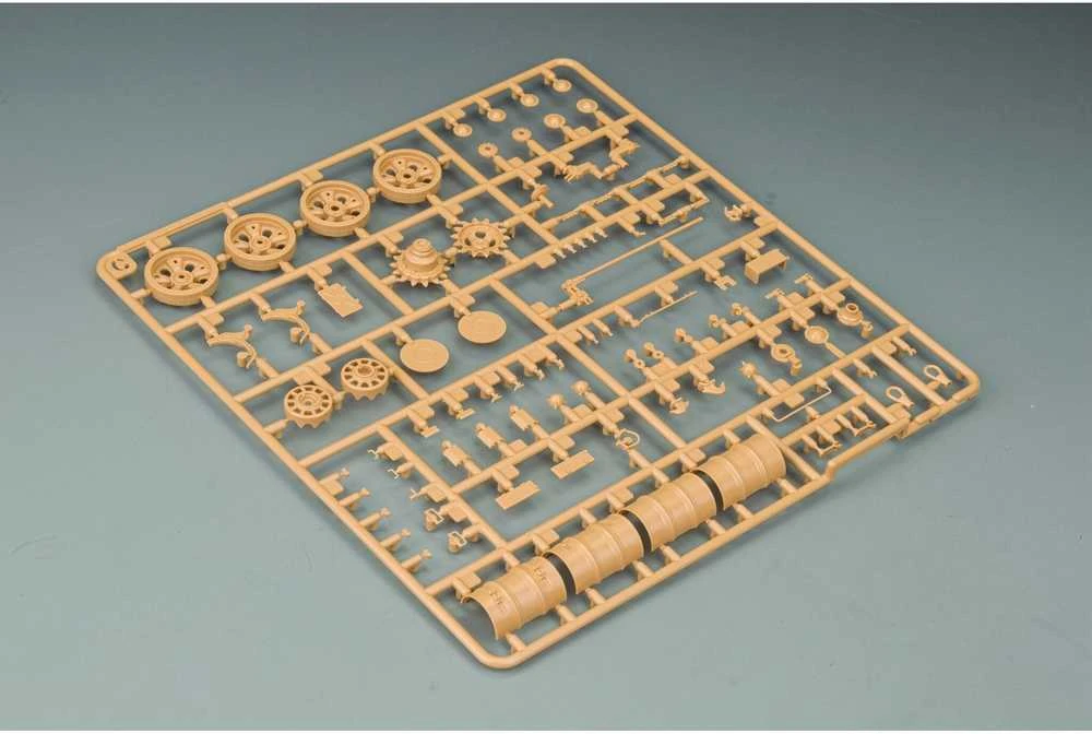 RFM Rye Field T-55A tanko 1981 1/35 rinkinys su judančiais vikšrais
