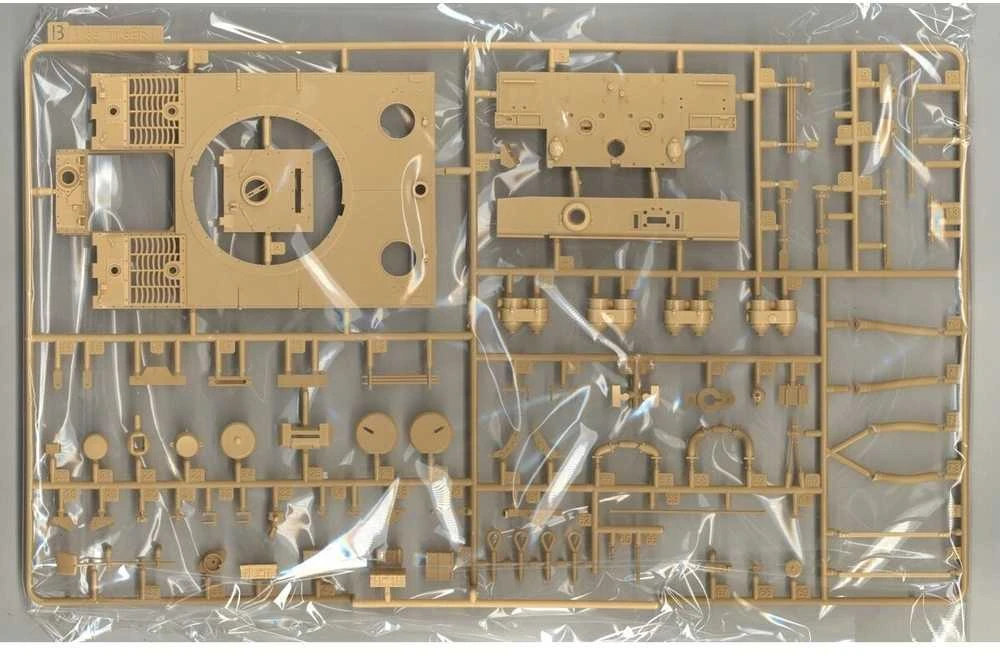RFM Rye Field Tiger I Early Kurskas 1943 1/35 surenkamas plastikinis modelis