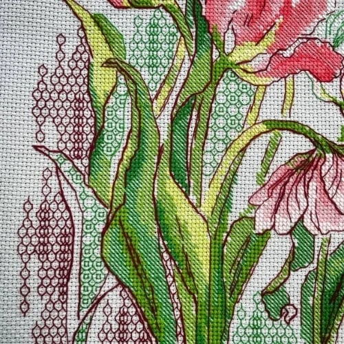 Riolis Blackwork siuvinėjimo rinkinys „Grakščios tulpės“ 21 x 30 cm