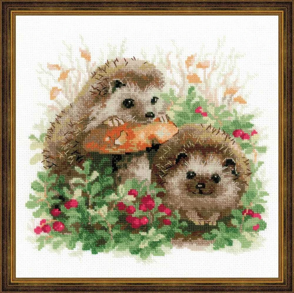 RIOLIS – Create It Yourself – Siuvinėjimo rinkinys „Ežiukai“ 1469 (25x25 cm)