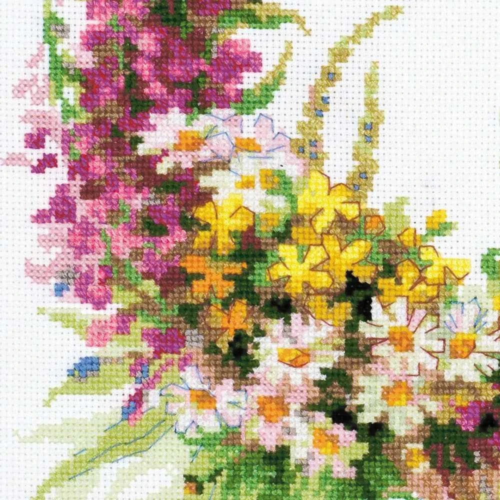 RIOLIS - Create It Yourself - Siuvinėjimo rinkinys „Vainikas su ugniažole“ 1456 (30x30 cm)