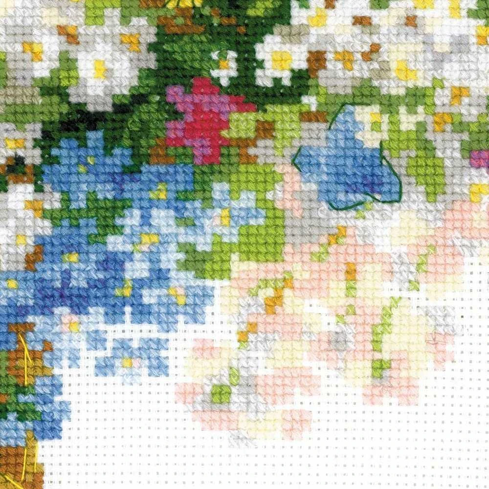 RIOLIS - Create It Yourself - Siuvinėjimo rinkinys „Vainikas su vyšnia“ 1536 (30x30 cm)