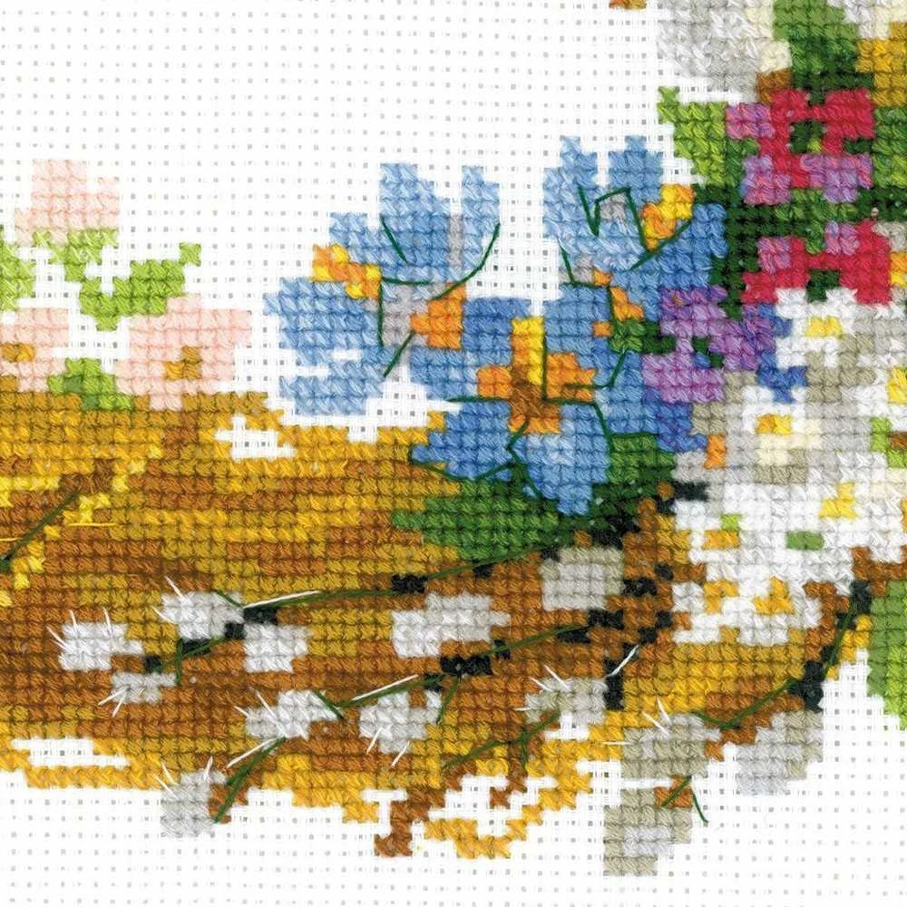 RIOLIS - Create It Yourself - Siuvinėjimo rinkinys „Vainikas su vyšnia“ 1536 (30x30 cm)
