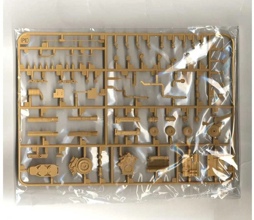 Rye Field Model Tiger I 1/35 modelis, pilnas interjeras, 4 viename (RFM-5141)