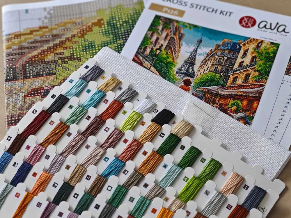 Siuvinėjimo kryželiu rinkinys „From Paris With Love“ AVA Stitch