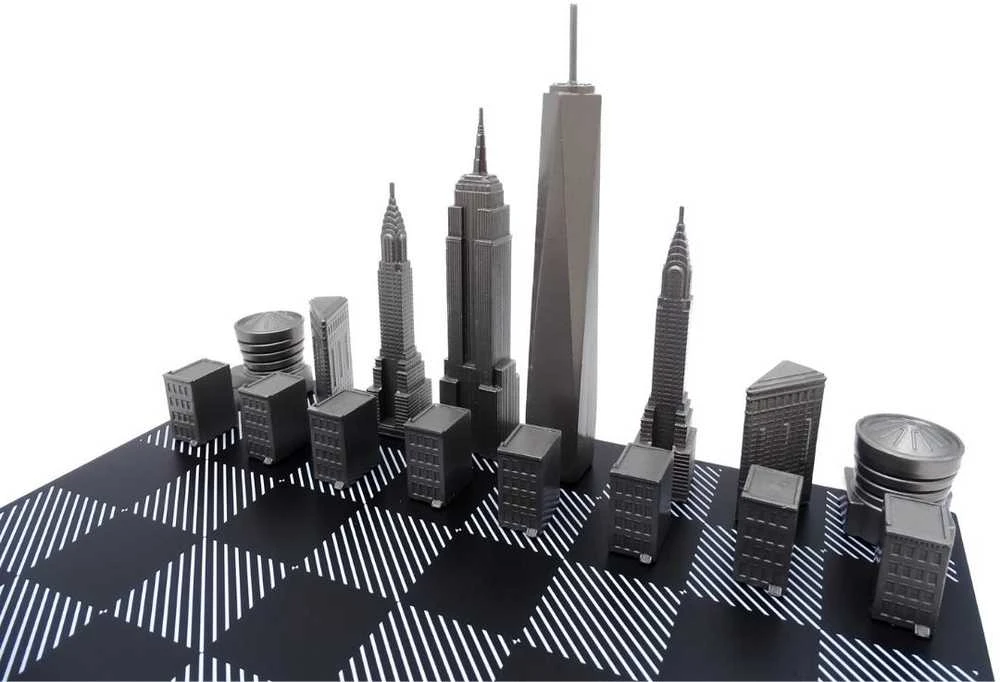 Skyline Chess Prabangus Niujorko „Skyline“ šachmatų rinkinys, nerūdijančio plieno figūros