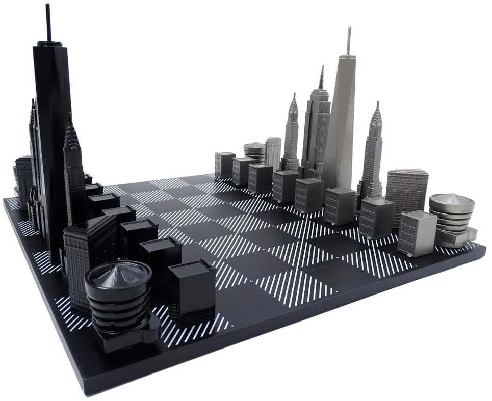 Skyline Chess Prabangus Niujorko „Skyline“ šachmatų rinkinys, nerūdijančio plieno figūros