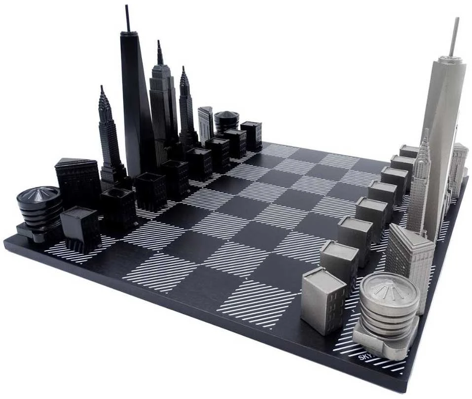 Skyline Chess Prabangus Niujorko „Skyline“ šachmatų rinkinys, nerūdijančio plieno figūros