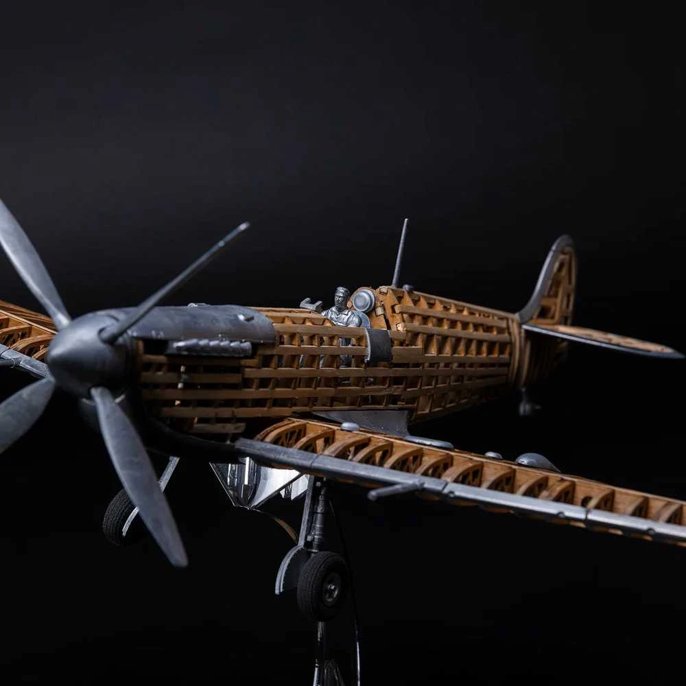 Supermarine Spitfire Mk IXc EN398 – 1:24 kolekcinis PREMIUM lėktuvo modelis (OcCre)