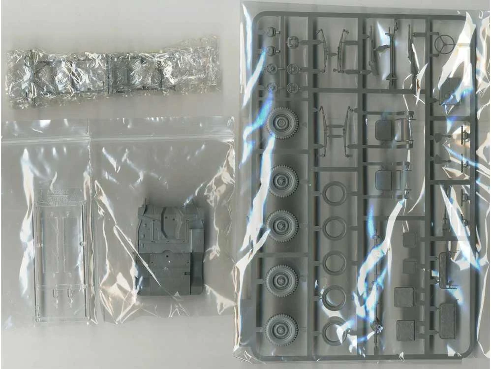 Takom Willys Jeep šarvuotas JAV armijos džipas 1/35 surenkamas modelis