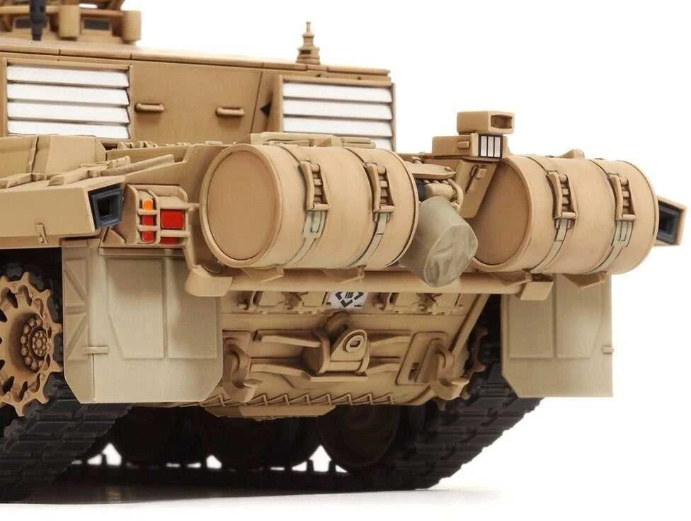 Tamiya Challenger 2 – britų pagrindinis tankas, dykumos versija 1/48