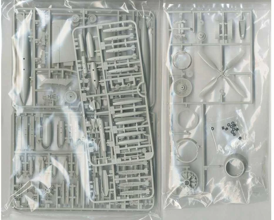 Tamiya Douglas A-1J Skyraider USAF 1/48 surenkamas plastikinis modelis