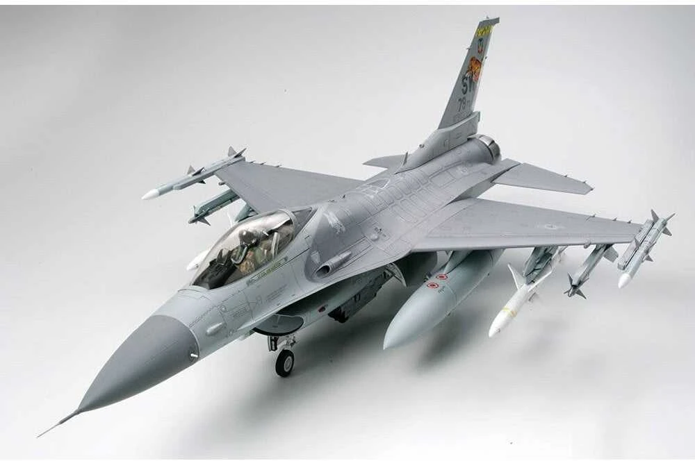Tamiya F-16CJ Block 50 Fighting Falcon 1/32 surenkamas plastikinis modelis