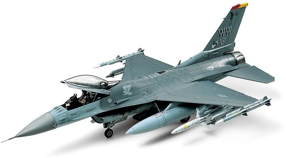 Tamiya F-16CJ Fighting Falcon 1/48 plastikinis naikintuvo modelis kolekcionieriams