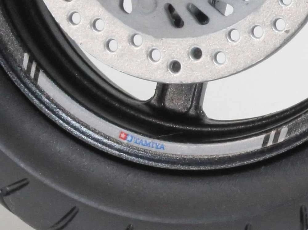 Tamiya Honda Dax 125 riboto leidimo 1/12 surenkamas modelis