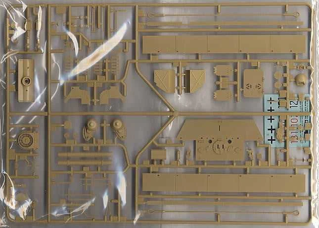 Klijuojamas modelis Tamiya TA35203 - German Tank Destroyer Jagdpanther Late Version