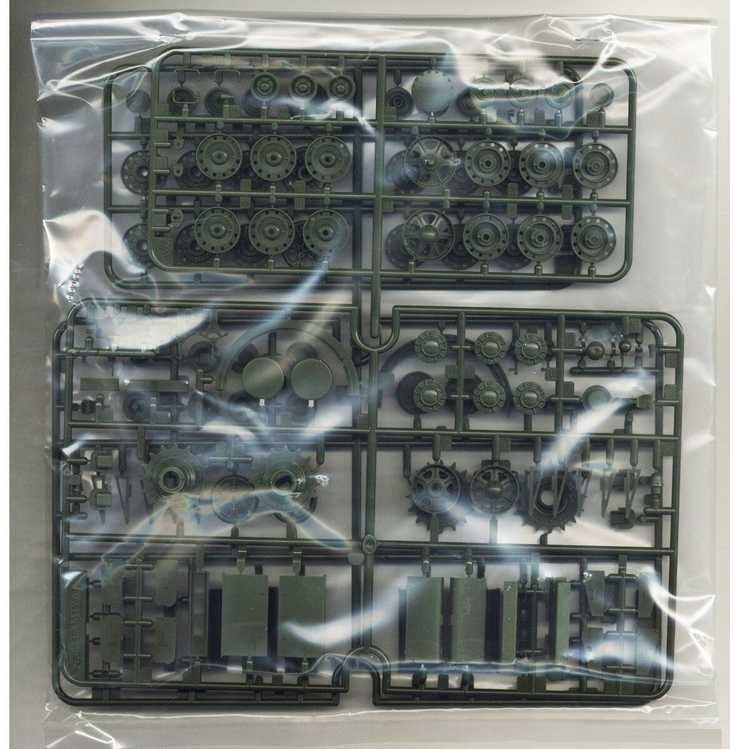 Tamiya KV-2 retro sunkusis tankas 1/35 plastikinis modelis
