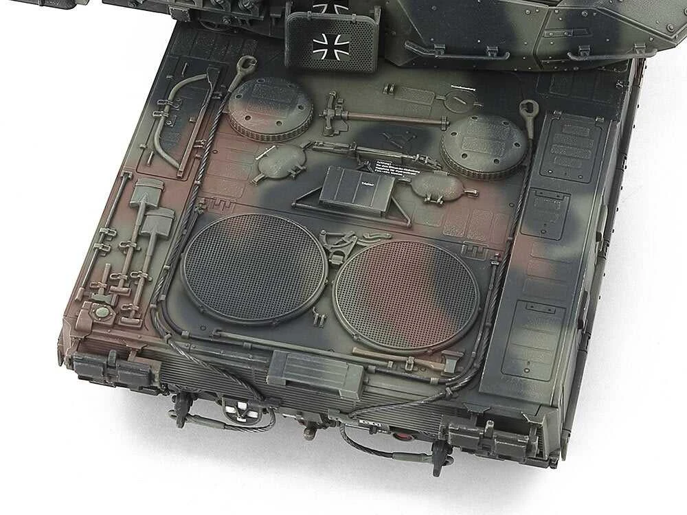 Tamiya Leopard 2 A7V vokiečių kovinis tankas 1/48 surenkamas