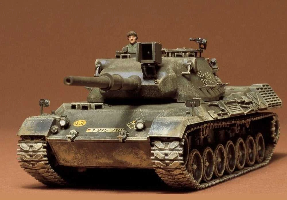 Tamiya Leopard kovinis tankas 1/35 plastikinis surenkamas rinkinys