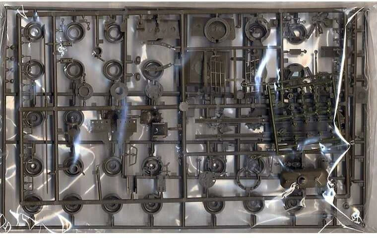 Tamiya Leopard kovinis tankas 1/35 plastikinis surenkamas rinkinys