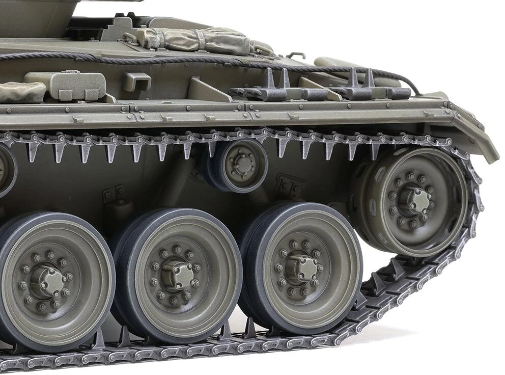 Tamiya M24 Chaffee JAV lengvojo tanko modelis 1/35 (Europa)