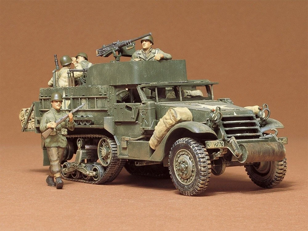 Tamiya M3A2 Halftrack šarvuotis su 9 JAV kariais, modelis 1/35 35070